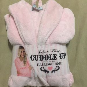 New pink full length robe